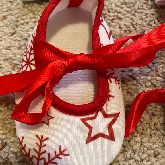 Kid’s shoes and stalking - Picture 3 of 5